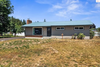59 W Lincoln Ave, Priest River, ID 83856