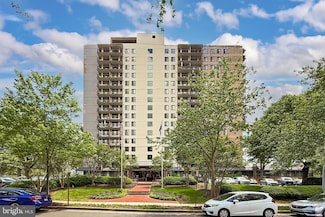 801 N Pitt St Unit 419, Alexandria, VA 22314