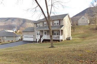 517 Cave St, Narrows, VA 24124