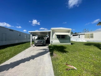 30 SE Flamenco Way, Port St. Lucie, FL 34952