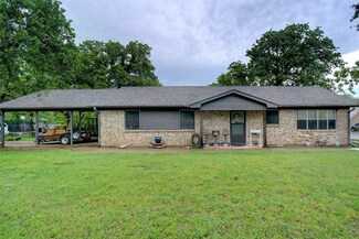 1513 Tanglewood Dr, Azle, TX 76020