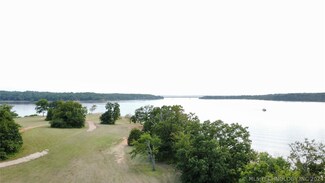 42 Lakeview Dr, Checotah, OK 74426