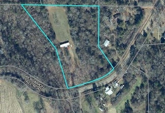 7911 Persimmon Tree Rd, Lula, GA 30554