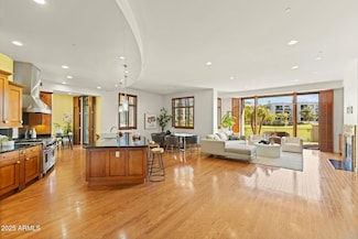 2 Biltmore Estates Dr Unit 115, Phoenix, AZ 85016