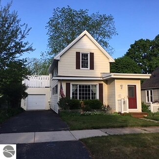 228 Monroe St, Traverse City, MI 49684