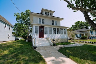 3742 Main St, Chincoteague Island, VA 23336