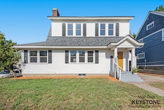 917 Henry Ave SE, Grand Rapids, MI 49507