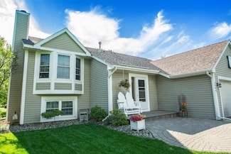 3889 Kennet Cir, Saint Paul, MN 55123