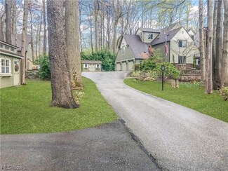 2114 Old Mill Rd, Madison, OH 44057
