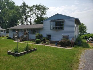 2772 Forest Hill Dr, Auburn, NY 13021