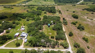 870 Cr 460, Blessing, TX 77419