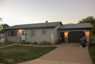 360 Monroe St, Platteville, WI 53818