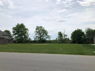 140 Lakeside Dr, Pittsboro, IN 46167
