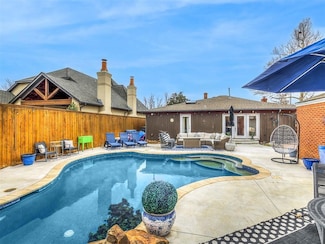 1109 Bedford Dr, Nichols Hills, OK 73116