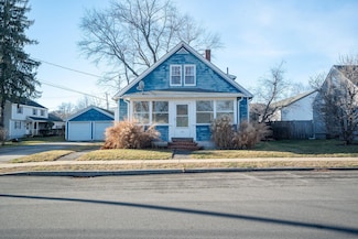 102 Grove St, Dover, NH 03820