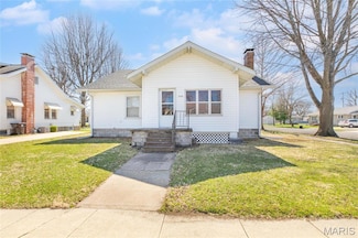 533 Locust St, Carrollton, IL 62016