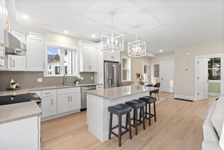 52 Forrester St Unit 2, Salem, MA 01970