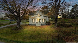 355 N Naugle Ln, Pekin, IN 47165