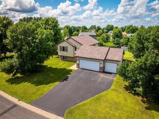 1505 Cedar Dr S, Cambridge, MN 55008