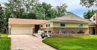 512 W 10th St, Schuyler, NE 68661