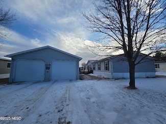 1914 11th Ave SW, Watertown, SD 57201