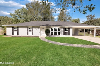 2806 Hickman Ave, Picayune, MS 39466