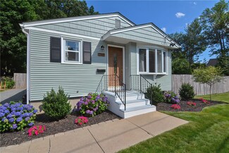 210 N County St, East Providence, RI 02914