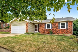 12122 Beckford Estates Dr, Maryland Heights, MO 63043