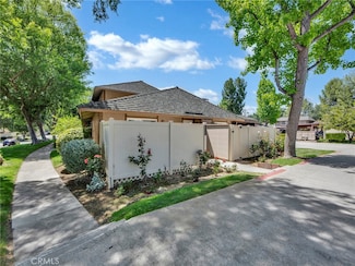 28839 Conejo View Dr, Agoura Hills, CA 91301