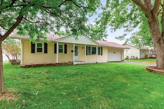 7716 Regent Ave N, Brooklyn Park, MN 55443