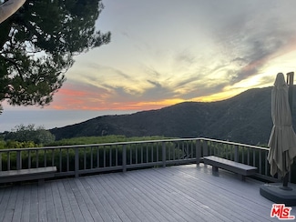 16808 Charmel Ln, Pacific Palisades, CA 90272