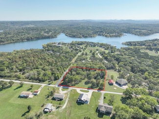 000 Navajo Hills Rd, Williams Township, MO 65747