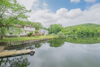 18 Valley Dr W, Glenwood, NJ 07418