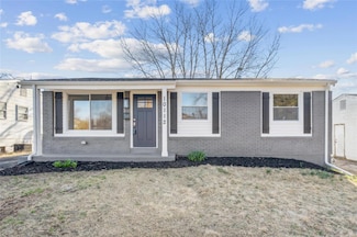10112 Castle Dr, Saint Louis, MO 63136