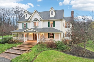 18185 Windswept Cir, Chagrin Falls, OH 44023
