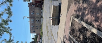 6045 W Cermak Rd, Chicago, IL 60804