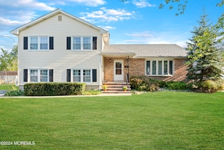 3 Elizabeth Dr, Matawan, NJ 07747