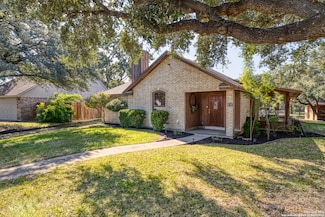 165 Cottonwood Pave, Uvalde, TX 78801