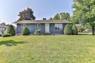 495 Kreutzer St, Athens, WI 54411