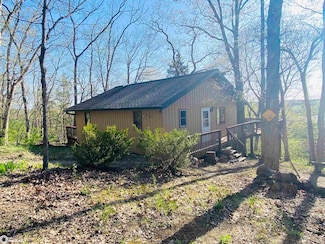 23544 Hawk Dr, Bonaparte, IA 52620