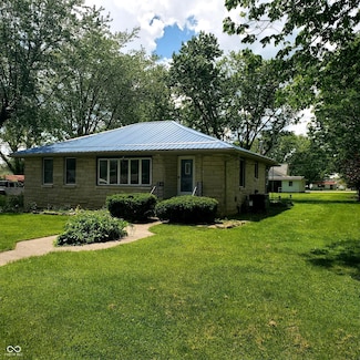 6906 N Poplar St, Freetown, IN 47235