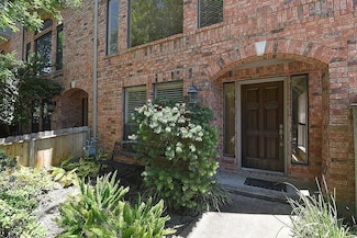 2717 La Branch St, Houston, TX 77004