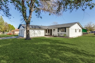 308 N Forest Crest Dr, Garland, TX 75042