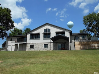 140 Palemino Dr, Avon, IL 61415