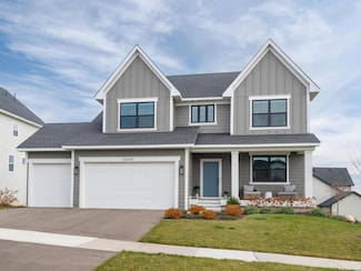 10060 Highpoint Dr, Victoria, MN 55318