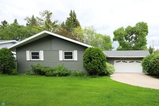 1907 Drees Dr, Grand Forks, ND 58201