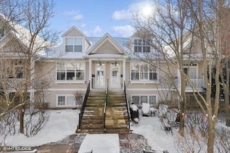 215 5th St Unit 215, Libertyville, IL 60048