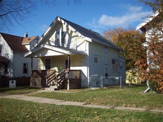 1338 Hinkley Ave NW, Cedar Rapids, IA 52405