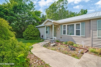 20 Harper Ln, Crossville, TN 38555