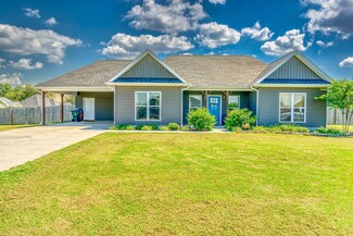 72 Ridge Dr, Muscle Shoals, AL 35661